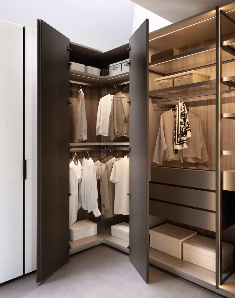 Presotto walk-in closet Technopolis Free design